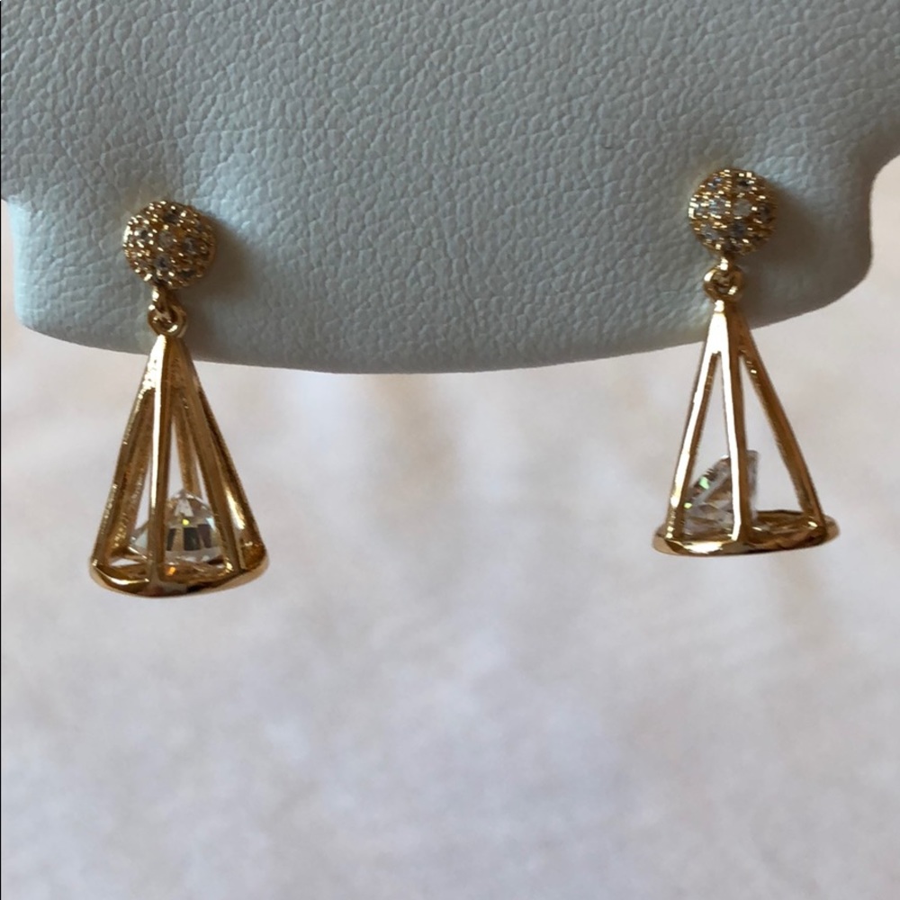 Stud cone earrings